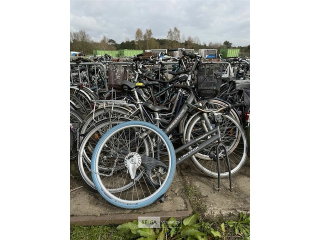 9 fietsen - afbeelding 1 van  1