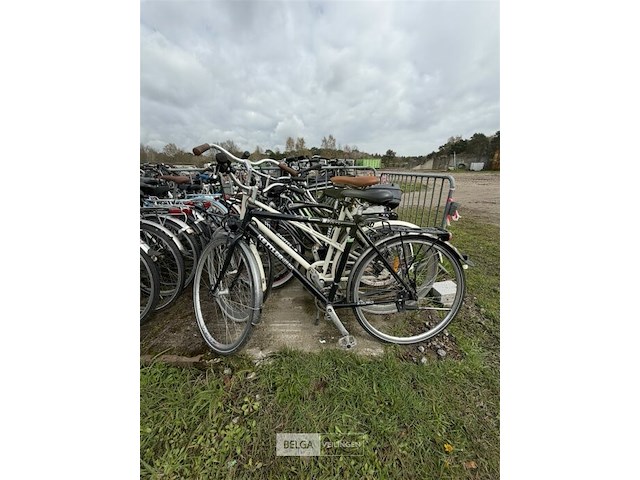 9 fietsen - afbeelding 1 van  1