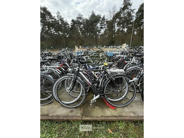 9 fietsen - afbeelding 1 van  1