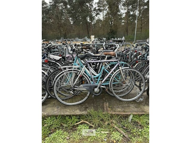 9 fietsen - afbeelding 1 van  1