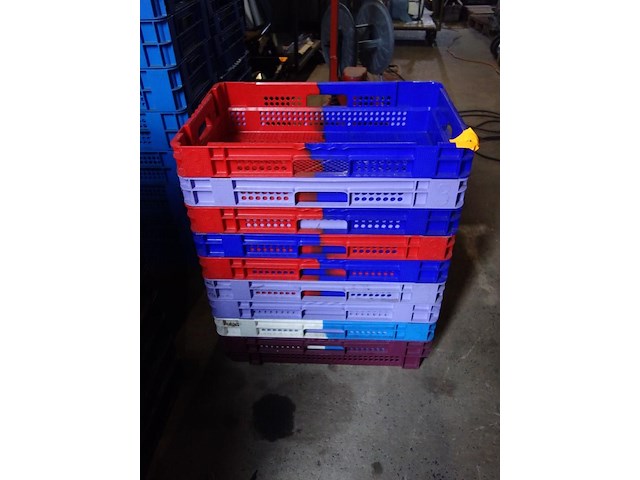 9 gekleurde platte bakken - afbeelding 1 van  1