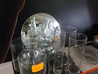 9 glazen vazen en spiegeldienbord - afbeelding 4 van  4