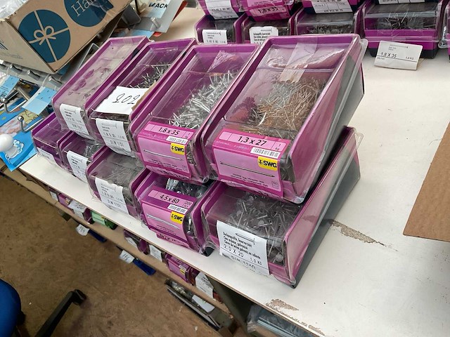 9 grijp dozen met nagels - afbeelding 6 van  6