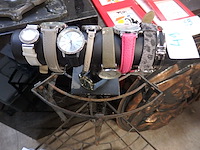 9 horloges - afbeelding 1 van  2