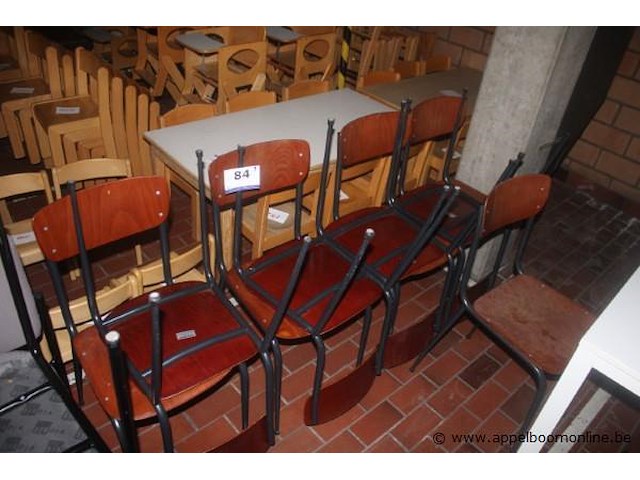 9 houten stoelen - afbeelding 1 van  1