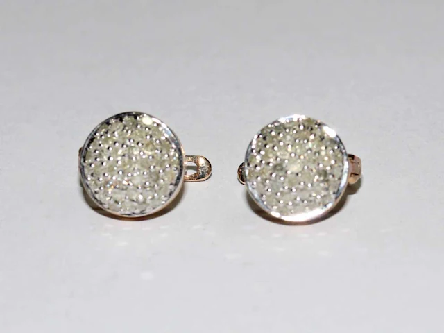 9 kt geelgouden oorbel met 0,82 cts natuurlijke diamant - afbeelding 2 van  6