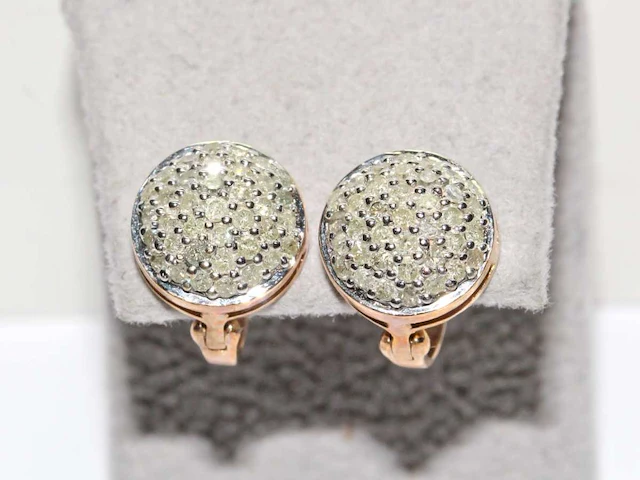 9 kt geelgouden oorbel met 0,82 cts natuurlijke diamant - afbeelding 3 van  6