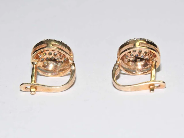 9 kt geelgouden oorbel met 0,82 cts natuurlijke diamant - afbeelding 6 van  6