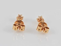9 kt geelgouden oorbel met natuurlijke diamant - afbeelding 6 van  6