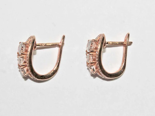 9 kt rozegouden oorbel met 1,59 cts natuurlijke diamant en morganiet - afbeelding 5 van  6