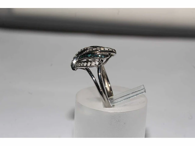 9 kt witgouden ring met natuurlijke diamant - afbeelding 6 van  9