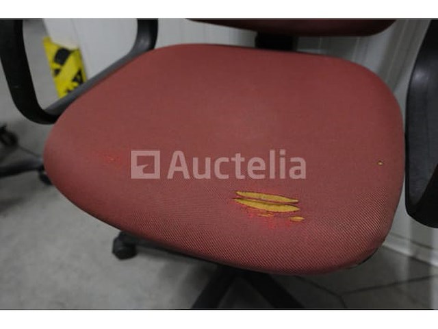 9 ongelijke bureaustoelen - afbeelding 4 van  10