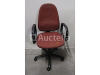 9 ongelijke bureaustoelen - afbeelding 8 van  10