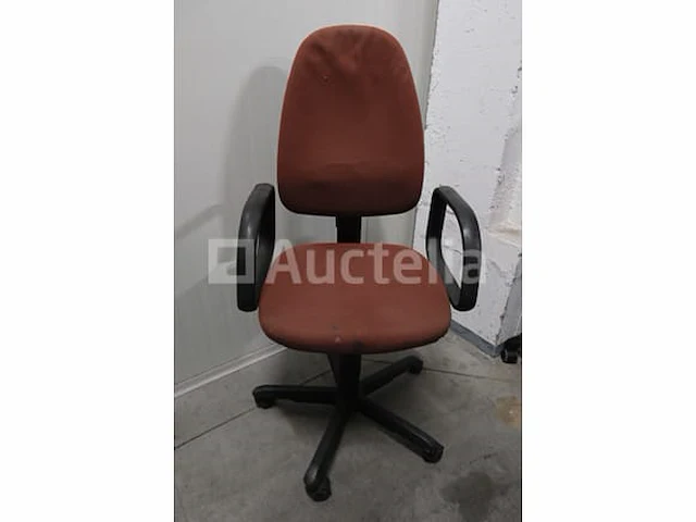 9 ongelijke bureaustoelen - afbeelding 5 van  10