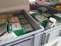9 plastieken bakken met bevestigingsmateriaal - afbeelding 2 van  5