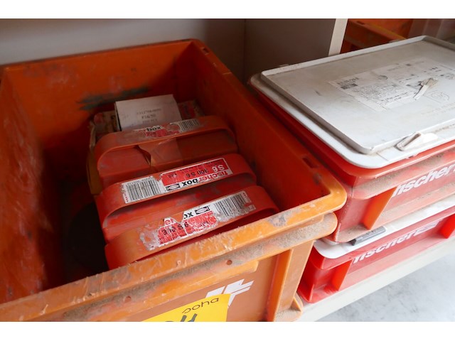 9 plastieken bakken met bevestigingsmateriaal - afbeelding 4 van  5