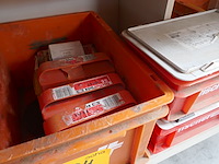 9 plastieken bakken met bevestigingsmateriaal - afbeelding 4 van  5