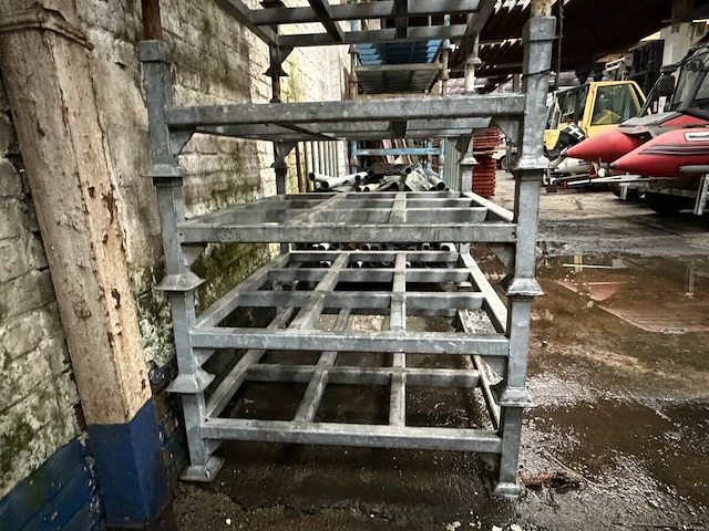 9 plooibare metalen stapelbakken - afbeelding 3 van  5