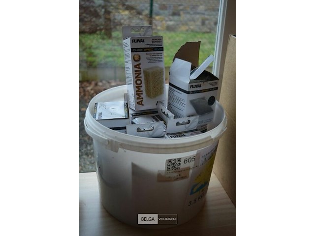 ±9 st fluval verwijderaar div producten - afbeelding 1 van  4