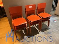 9 stoelen