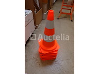 9 verkeerskegels - afbeelding 1 van  2