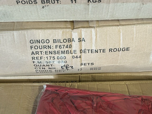 9 volle dozen kledij - afbeelding 4 van  7