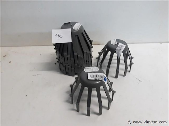 9 x bladvanger spin voor goot 80mm grijs - afbeelding 1 van  2