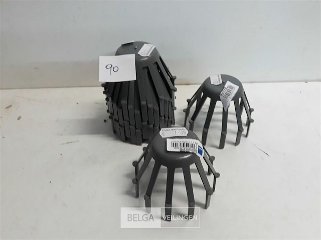 9 x bladvanger spin voor goot 80mm grijs - afbeelding 1 van  3