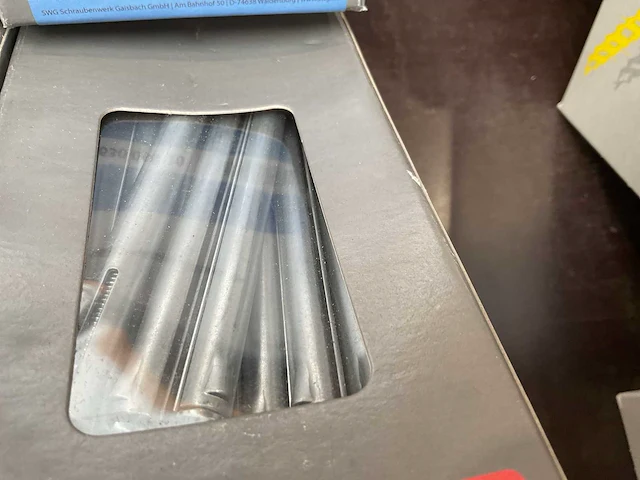 9 x dozen metalen pluggen; schroeven met boorkop en afdekplaatje - afbeelding 7 van  7