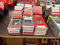 9 x dozen metalen pluggen - afbeelding 2 van  7