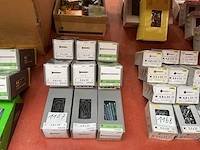 9 x dozen snelbouwschroeven ; houtdraadbouten