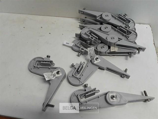 9 x golfplaatklem voor ophangbeugel licht grijs pvc regenafvoer - afbeelding 1 van  3