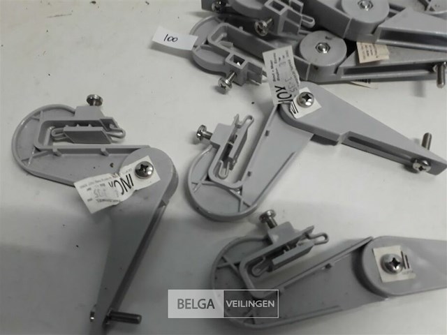 9 x golfplaatklem voor ophangbeugel licht grijs pvc regenafvoer - afbeelding 3 van  3