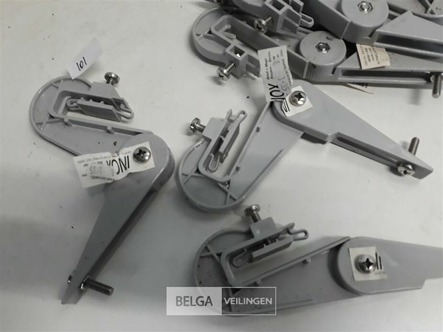 9 x golfplaatklem voor ophangbeugel licht grijs pvc regenafvoer - afbeelding 3 van  3