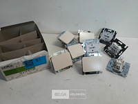 9 x niko inbouw schakelaar 1polig oud model crème - afbeelding 2 van  3