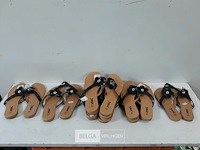 9 x teenslippers beige/zwart mix maten - afbeelding 1 van  3
