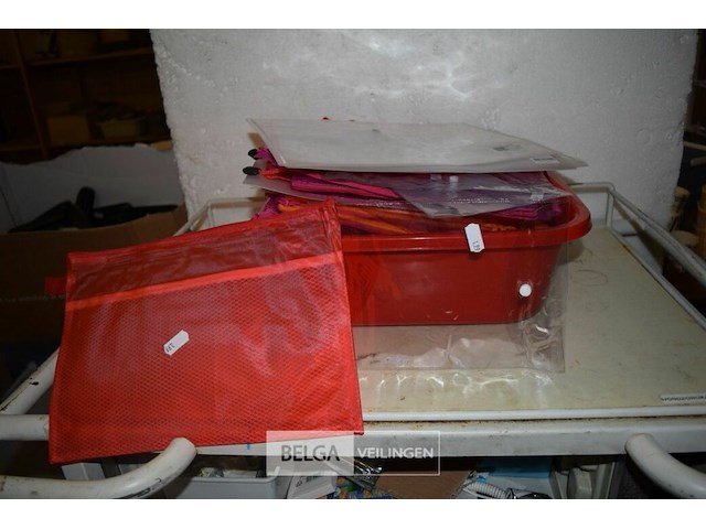 ±90 div tasjes en mappen - afbeelding 1 van  4