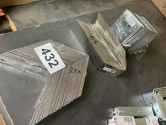 90 hoek verbinders en inox hoeken - afbeelding 1 van  7