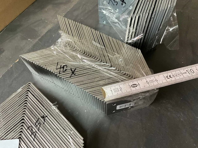 90 hoek verbinders en inox hoeken - afbeelding 4 van  7