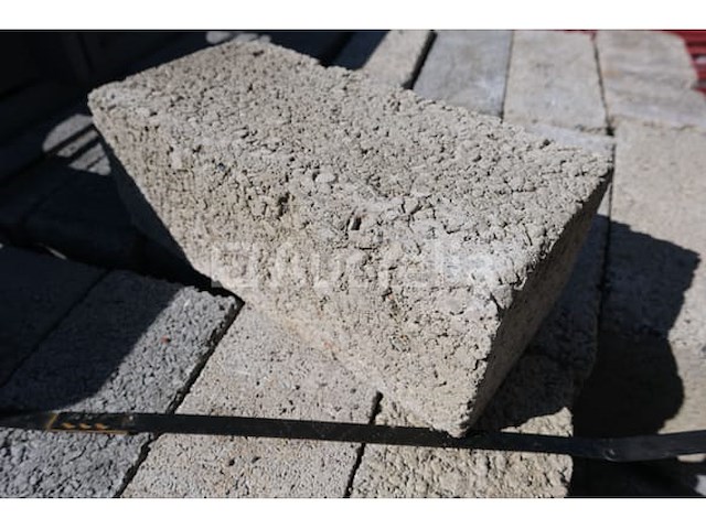 90 massieve blokblokken 39x14x19 - afbeelding 3 van  7