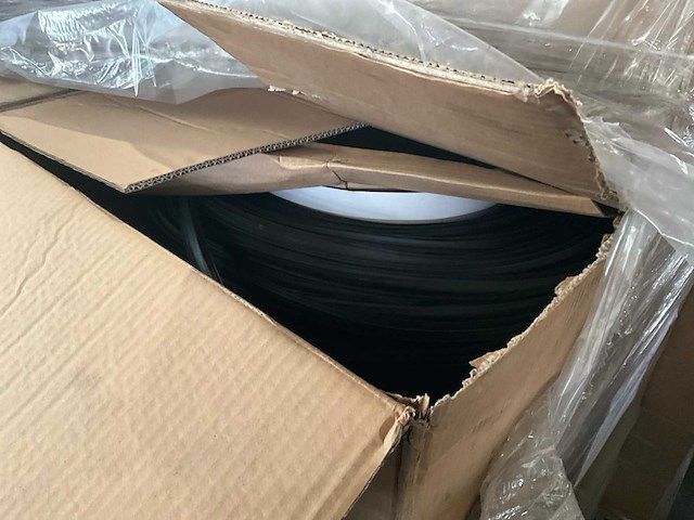 900 lopende meter epdm glasrubber zwart (kp1010) - afbeelding 11 van  11