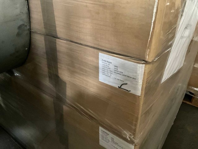 900 lopende meter epdm glasrubber zwart (kp1010) - afbeelding 10 van  11