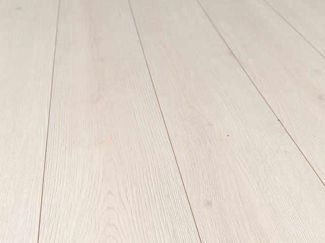 91 m2 laminaat plank - 1383 x 193 x 8 mm - afbeelding 1 van  2