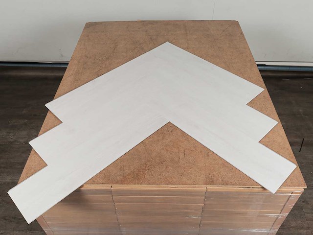 91 m2 pvc spc click visgraat - 610 x 150 x 4 mm - afbeelding 3 van  4