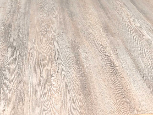 93 m2 laminaat plank - 1383 x 193 x 8 mm - afbeelding 1 van  3