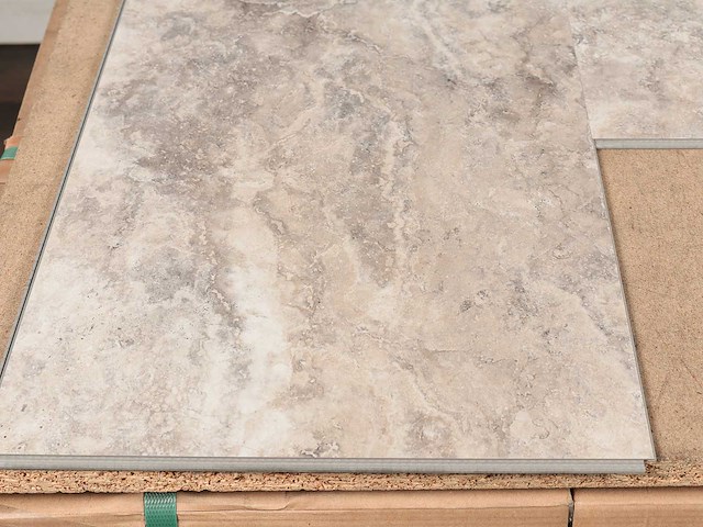 93 m2 pvc click vinyl tegel met xps onderlaag - 610 x 305 x 4,4 mm - afbeelding 1 van  3