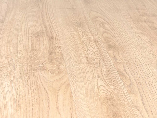 94 m2 laminaat watervast plank - 1290 x 193 x 8 mm - afbeelding 1 van  4
