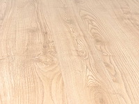 94 m2 laminaat watervast plank - 1290 x 193 x 8 mm - afbeelding 1 van  4