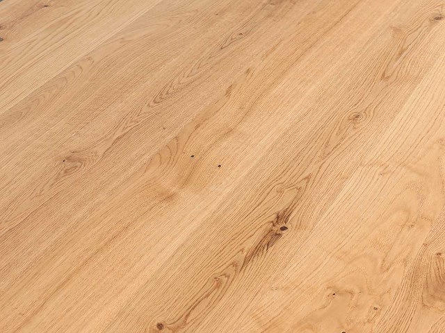 94 m2 parket eiken xl multiplank - 2200 x 130 x 14 mm - afbeelding 1 van  4