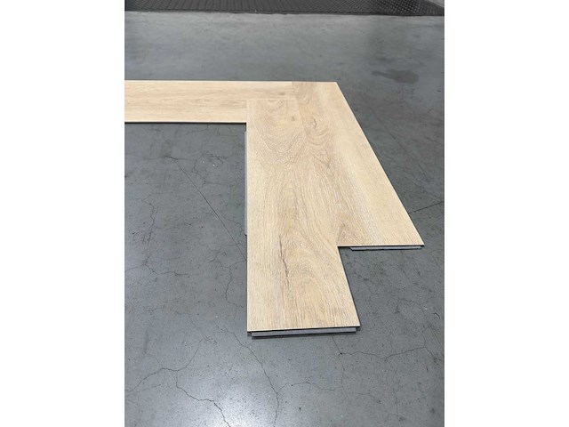 95 m² visgraat spc-vloer - afbeelding 2 van  3